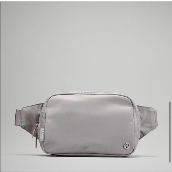 NWT Lululemon Everywhere Belt Bag - Picture 1 of 3